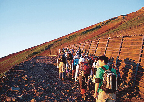 登山開始