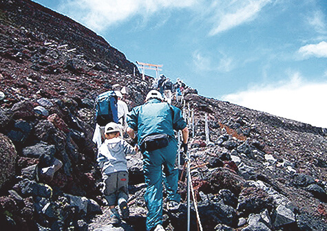 登山開始